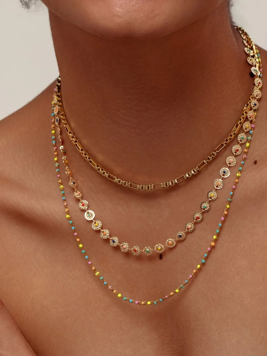 Gold necklace with princess length and clasp