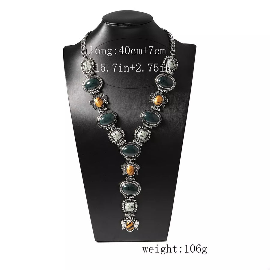 necklace in black with striped and adjustable length