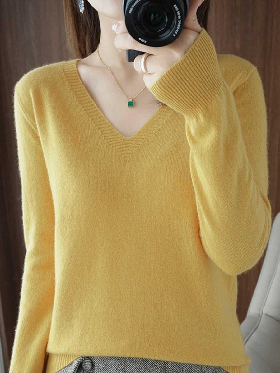 Emerald Green relaxed v-neck sweater with v-neck