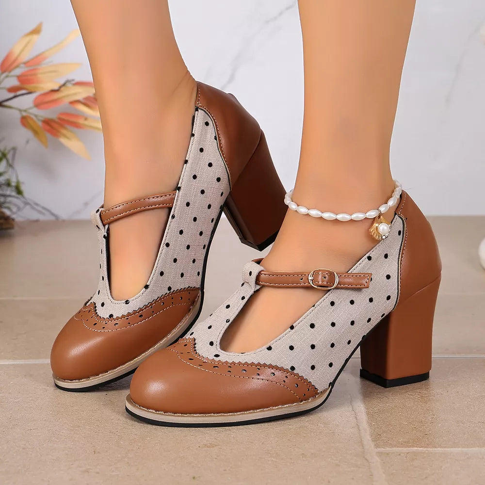 Point Toe Block Heels Pumps in black with point toe