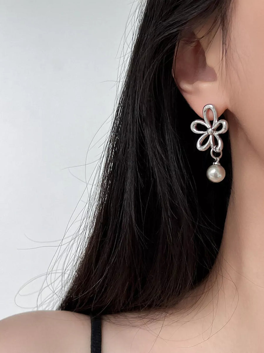 Synthetic Pearl,925 silver needle,Copper,Silver-plated Care instructions: Avoid earrings in Gray with regular silhouette