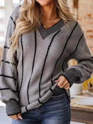 V-neck Striped Contrast Sweater in Gray