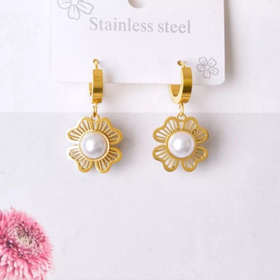 ivory Jewelry Set featuring flower pendant and floral