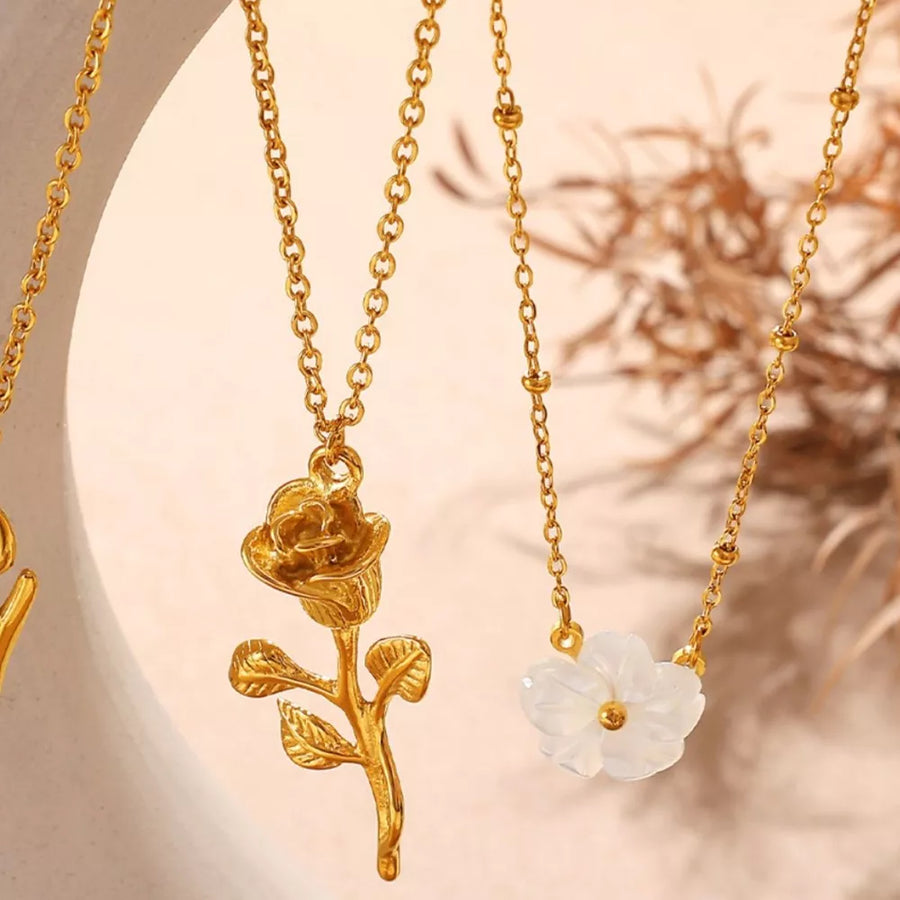 necklace in White with floral and pendant