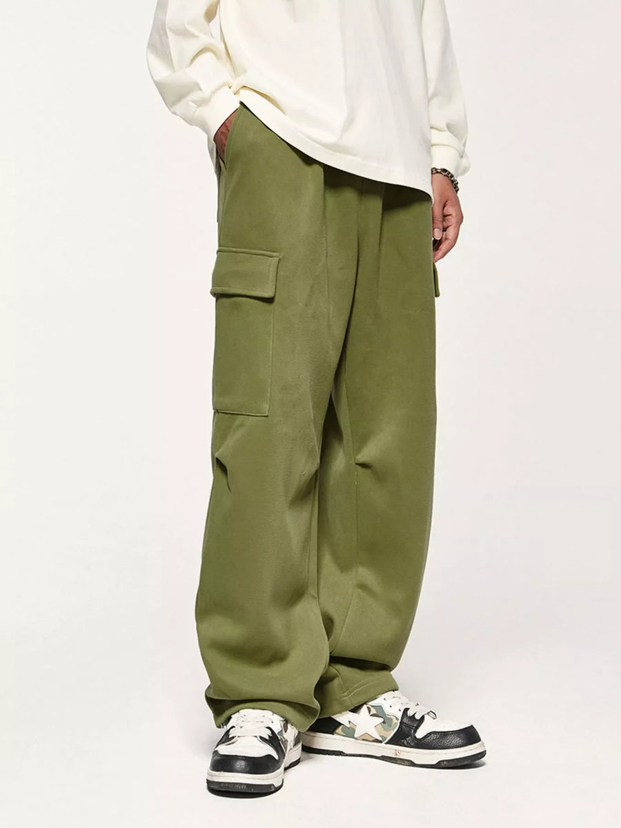 Men's moss relaxed fit cargo pants with multiple pockets and a cotton blend fabric.