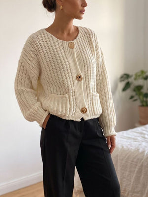 cream cardigan with ribbed knit and round neck