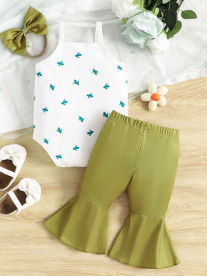 Print baby bodysuit with cactus pattern and green flared pants set