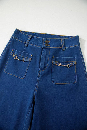 jeans in medium blue with buttoned and full-length