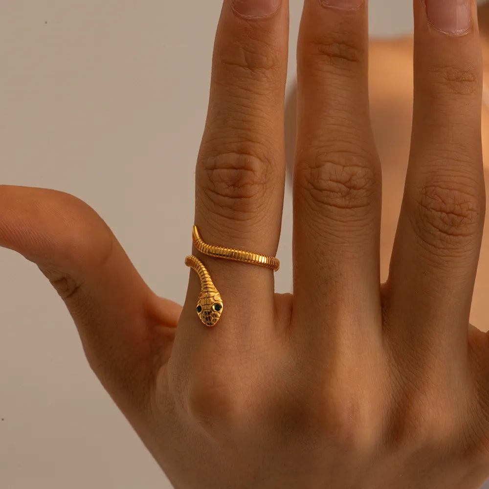gold ring with snakeskin and na