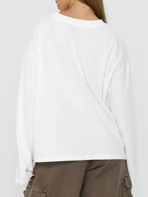 minimalist t-shirt in White with crew neck