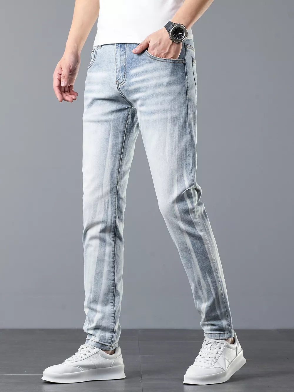 Men's Slim Fit Light Blue Jeans in Light Blue