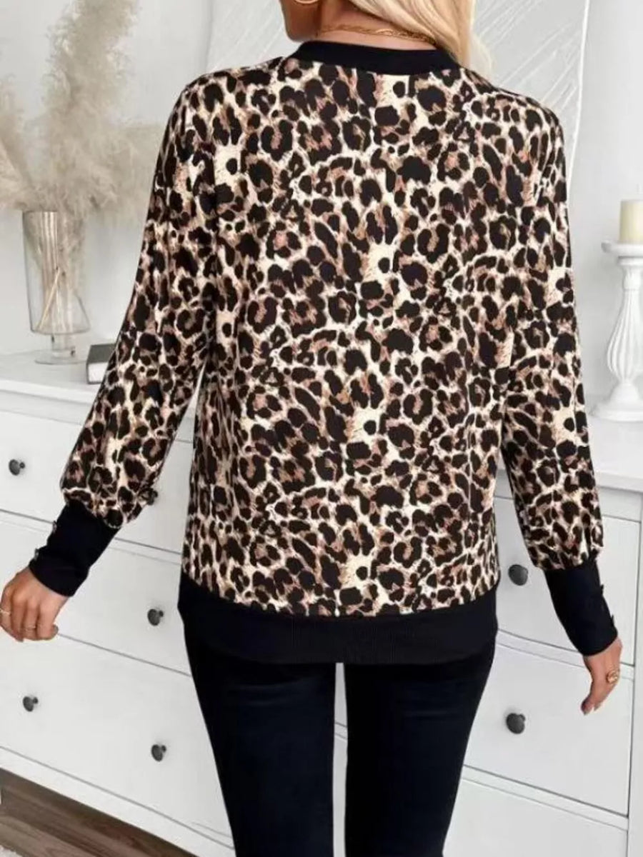Printed V-neck Long Sleeve T-shirt in Leopard