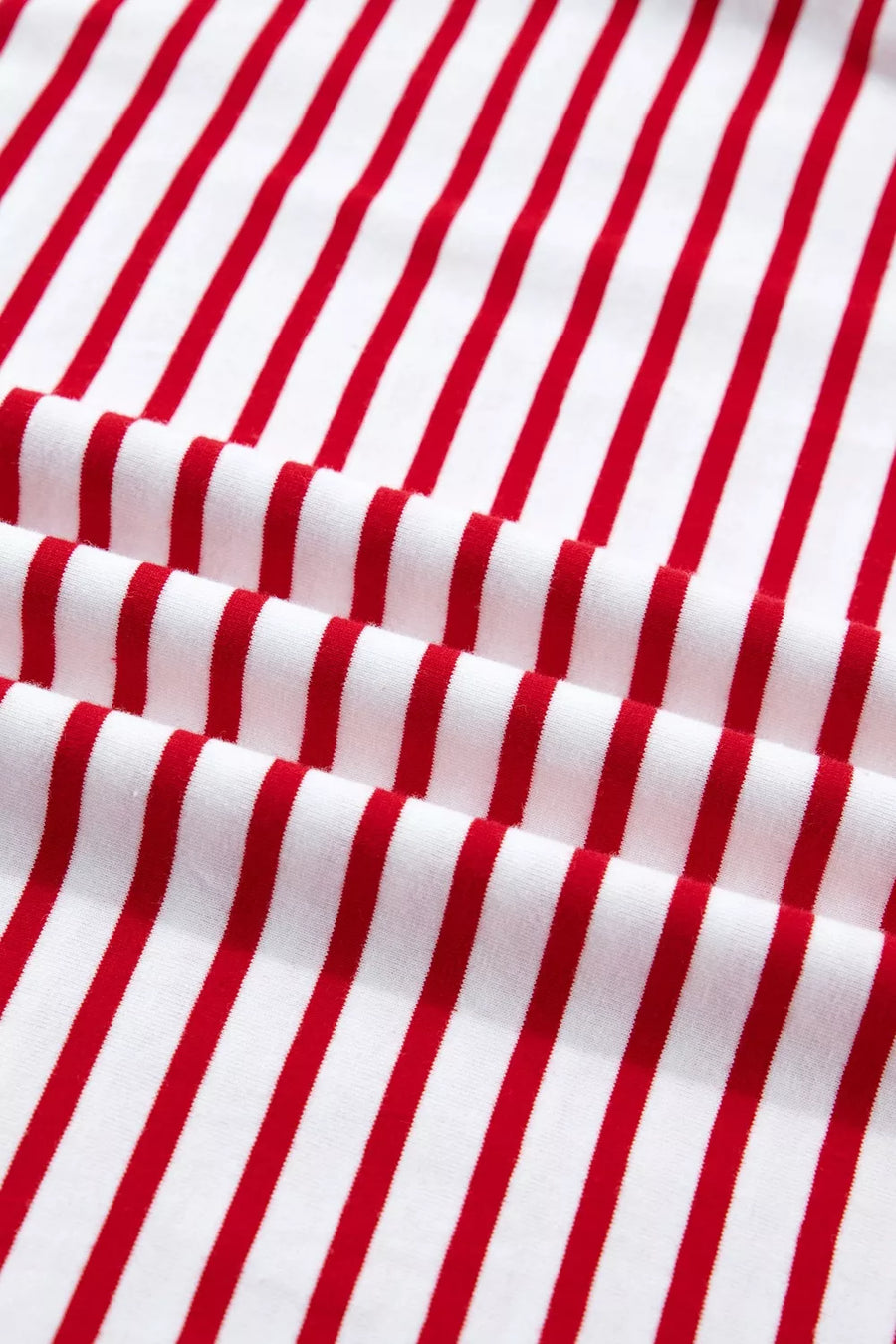 Classic striped maternity t-shirt in red and white cotton with puff sleeves.