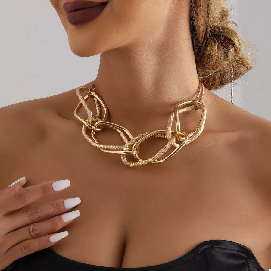 necklace in Gold with gold-plated and collarbone length