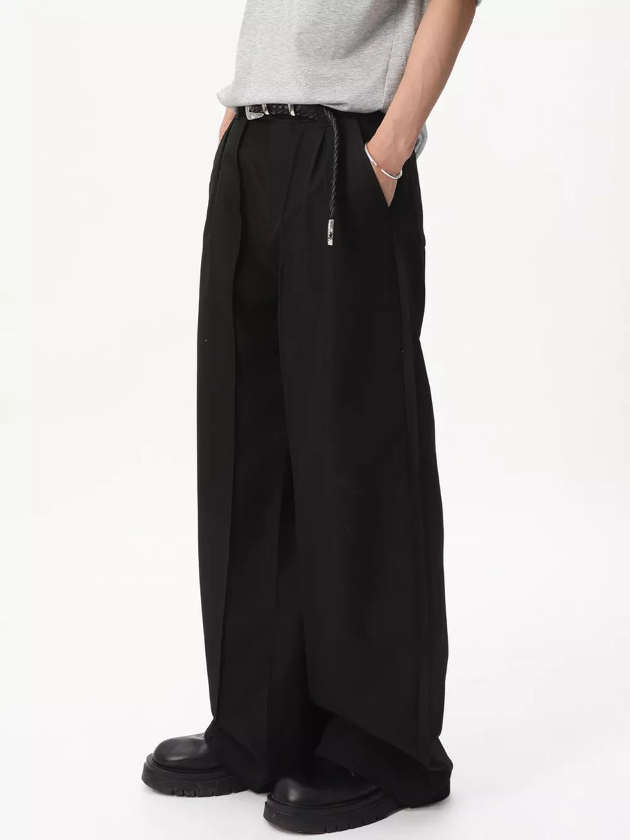 Black relaxed wide-leg pleated trousers with a basic style and a belt.