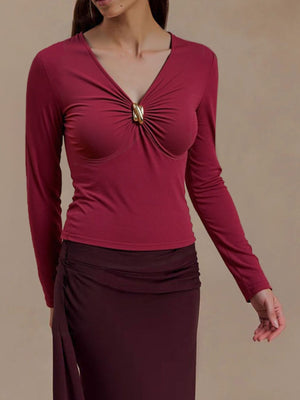 100% polyester Care instructions: Machine wash cold t-shirt in Burgundy with fitted silhouette