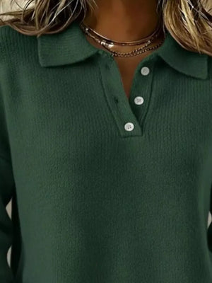 classic pullover sweater in Black with collared