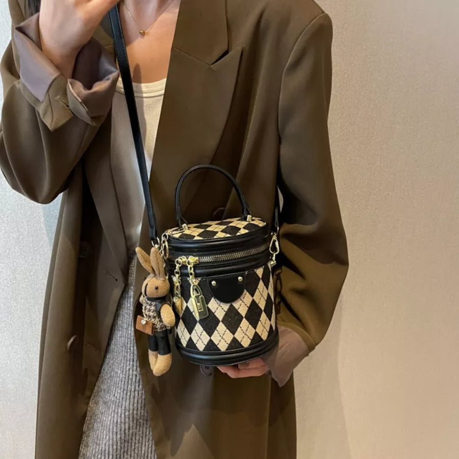 Diamond Pattern Bucket Crossbody Bag in Blush Pink