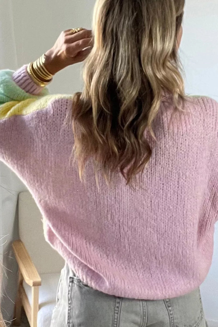 cardigan in mint green with color-block and buttoned