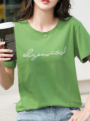 t-shirt in Green with embroidered and hip-length