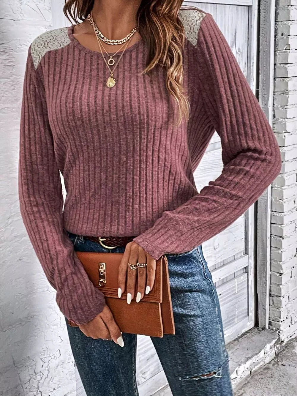 mauve blouse with ribbed and round neck