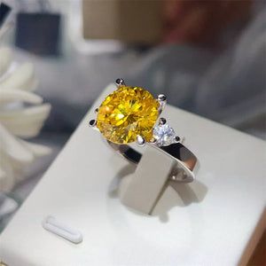 Platinum-Plated,925 sterling silver,Moissanite Carat weight: 5ct Care instructio ring in Gold with fitted silhouette