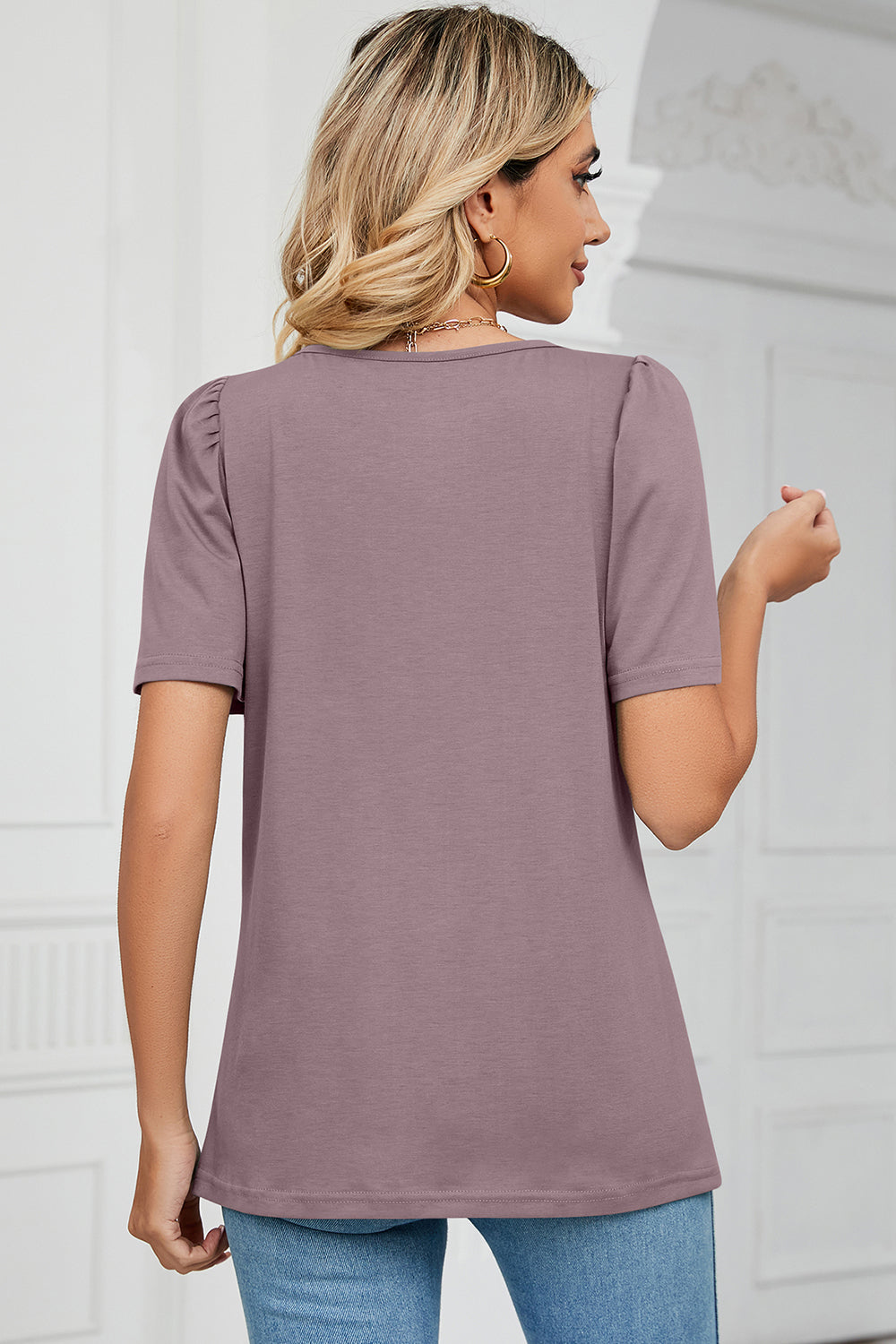 Lilac tee with square neck and sculpted puff sleeves.