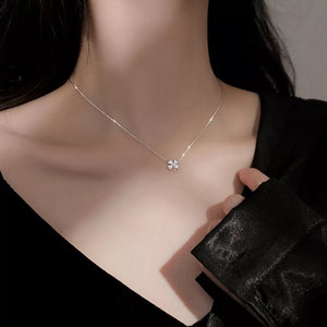 925 sterling silver,Zircon Care instructions: Avoid wearing during exercise, as necklace in Silver with delicate silhouette