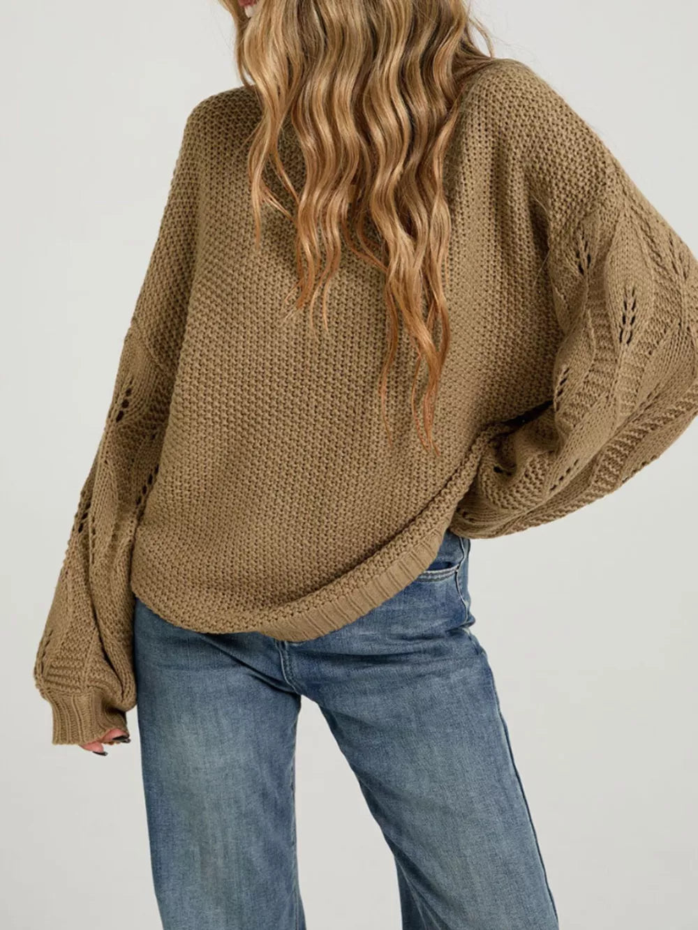 camel pullover sweater with textured and round neck