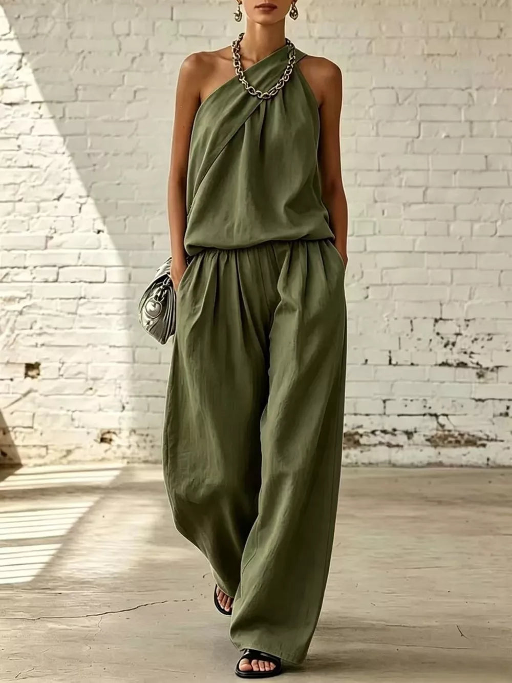 White two-piece set with sleeveless and sleeveless