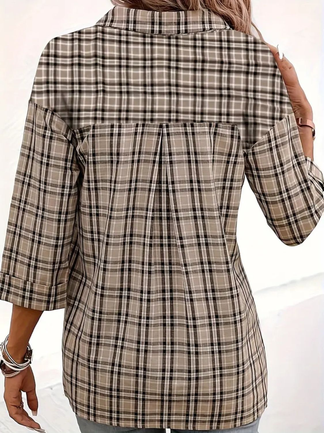 Plaid-panel ribbed knit shirt in Dust Storm with a collared neckline and 3/4 sleeves.