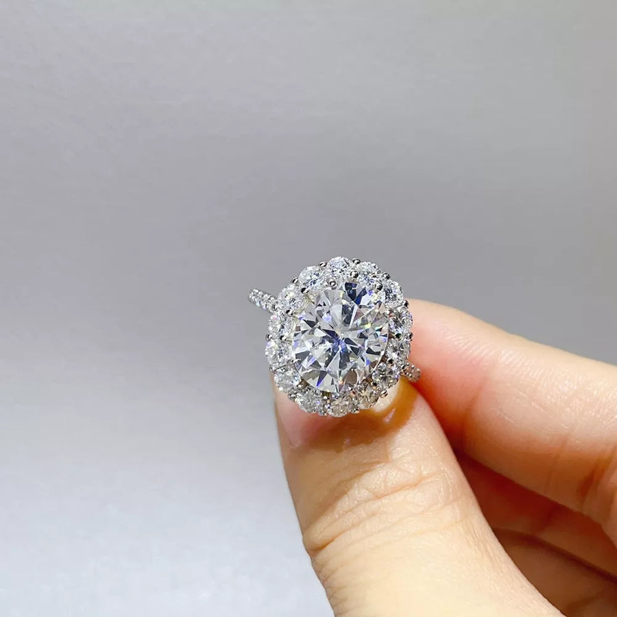 5 Carat Moissanite 925 Sterling Silver Ring in clear with halo setting