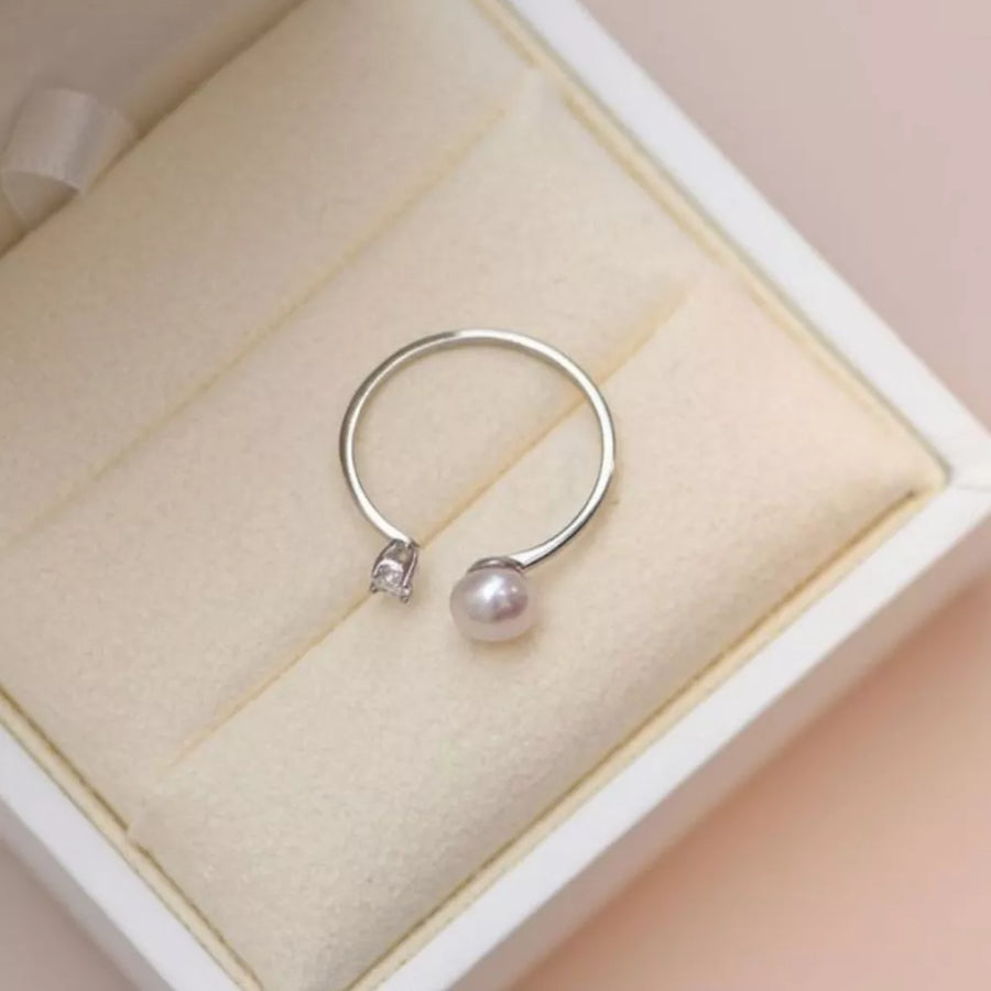 925 Sterling Silver Pearl Open Ring in silver with open band