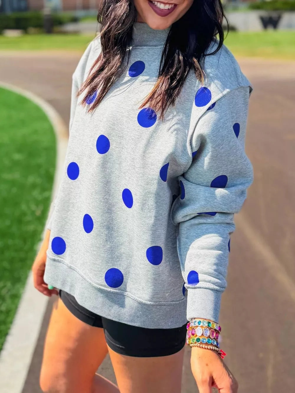 Apricot sweatshirt with hip-length and pullover