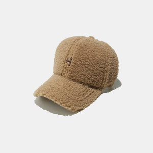 Textured sherpa baseball cap in camel with embroidered H detail