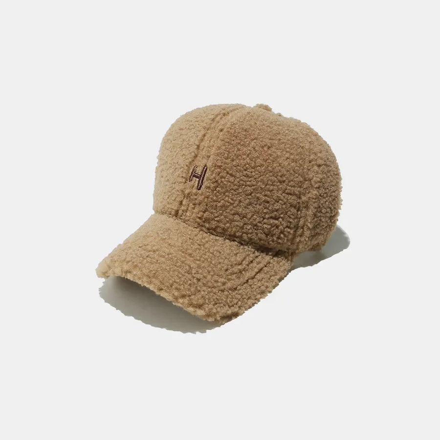 Textured sherpa baseball cap in camel with embroidered H detail