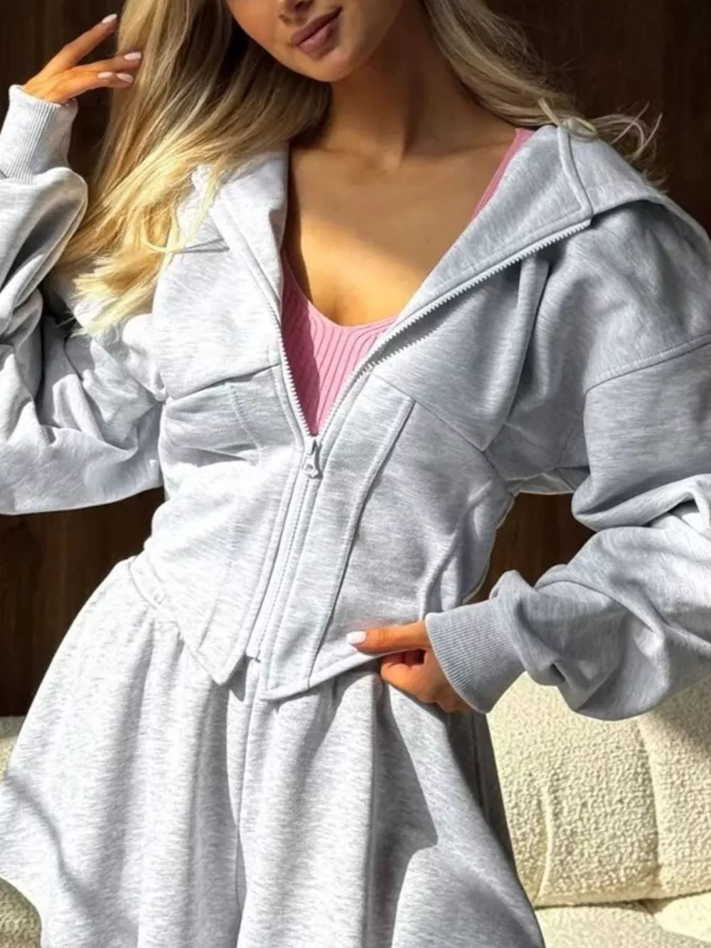 streetwear zip hoodie in light gray with hooded
