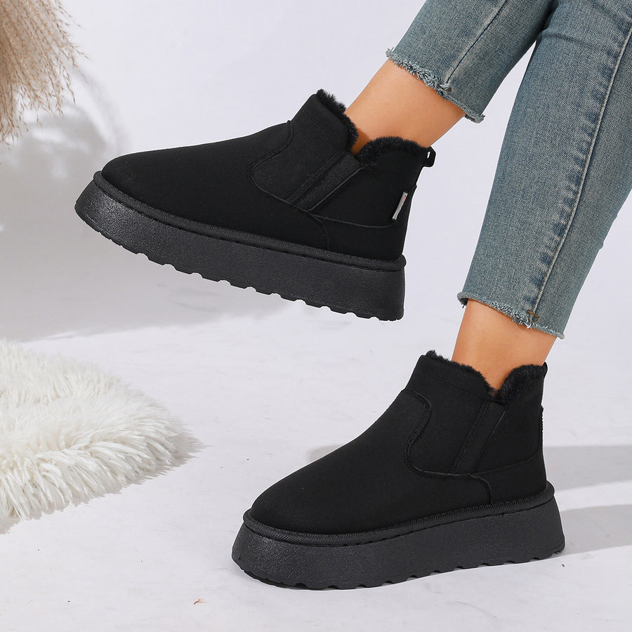 White boots with ankle-length and elastic