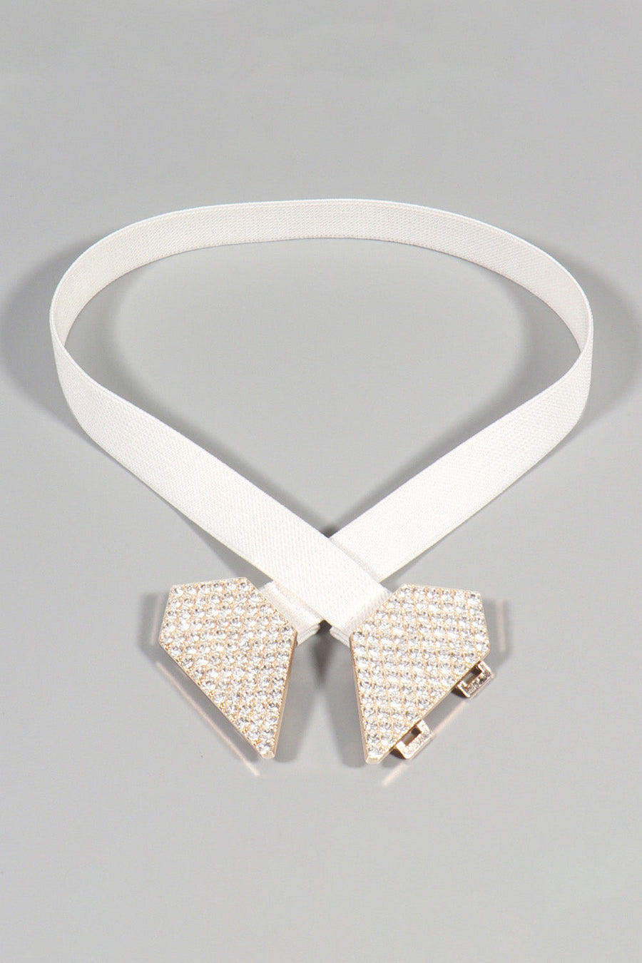 White elastic belt with geometric crystal heart buckle