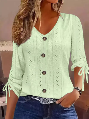 blouse in Light Green with v-neck and 3/4 sleeve