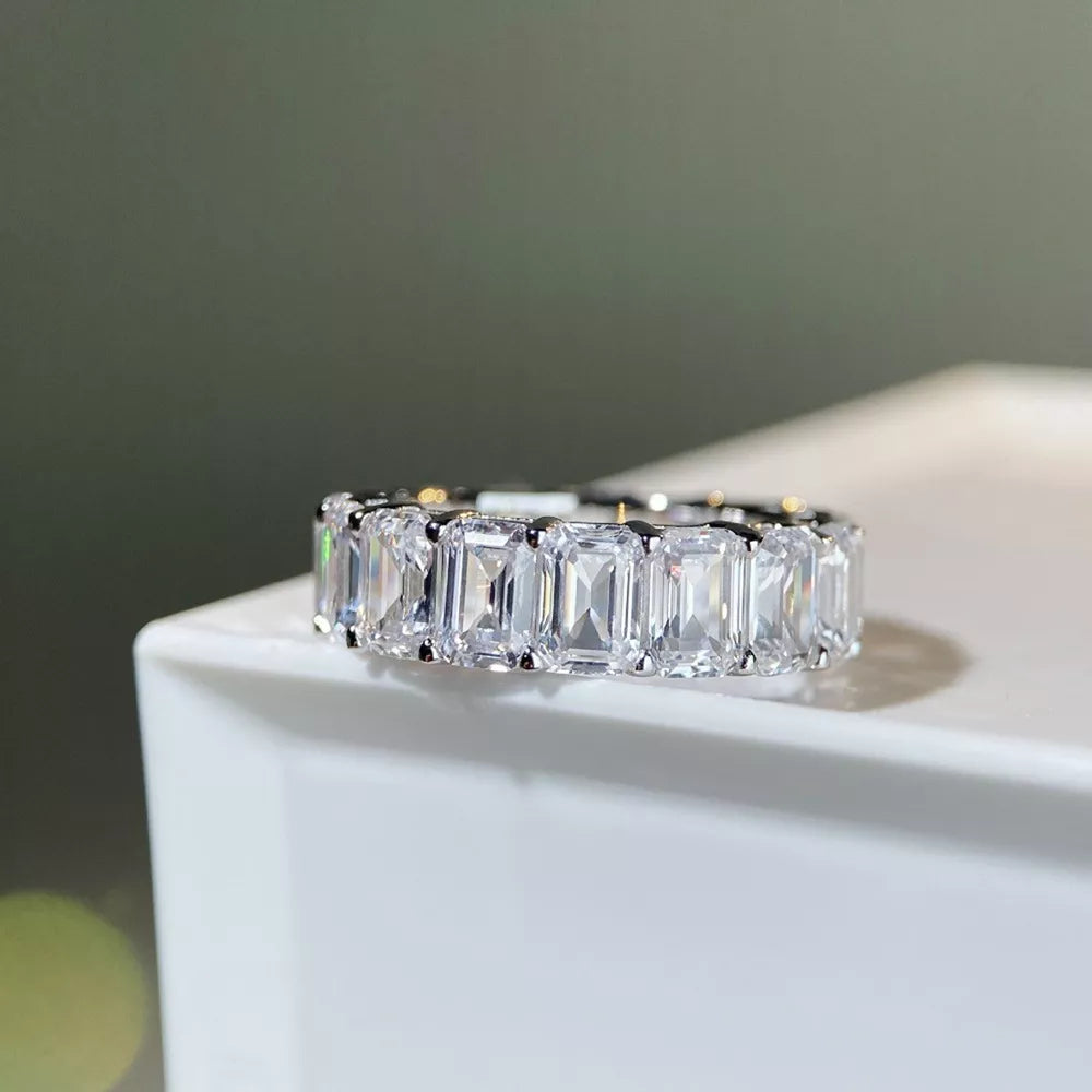 ring in silver featuring zircon embellishment and straight fit