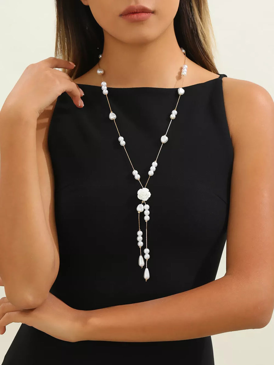 necklace featuring floral in White with 18K Gold-Plated, Resin, Zinc alloy Care instructions: Avoid wearing during exerc