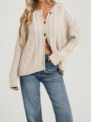 Green cardigan with buttoned and long sleeve