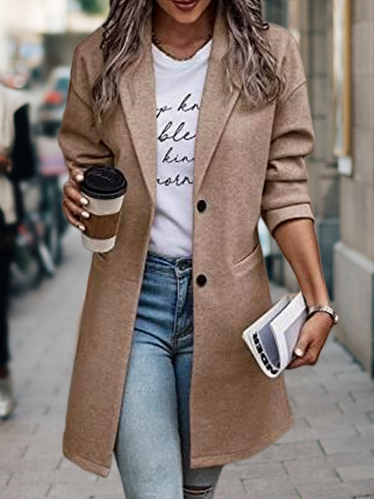 overcoat in Khaki with buttoned and thigh-length