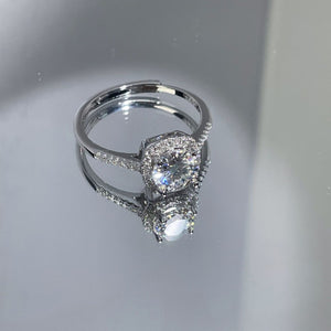 925 sterling silver,Moissanite Carat weight: 1CT Care instructions: Avoid wearin ring in Silver with classic silhouette