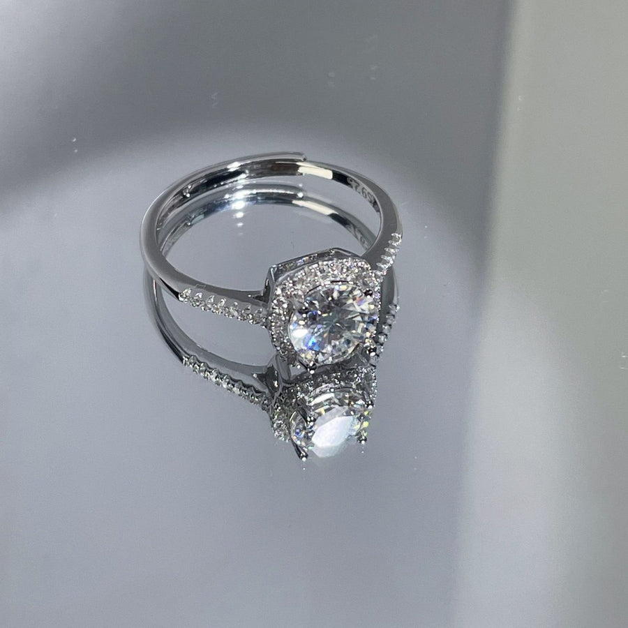 925 sterling silver,Moissanite Carat weight: 1CT Care instructions: Avoid wearin ring in Silver with classic silhouette