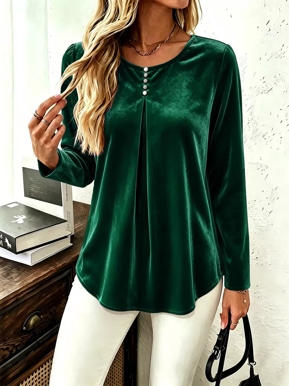 Black blouse with hip-length and pullover