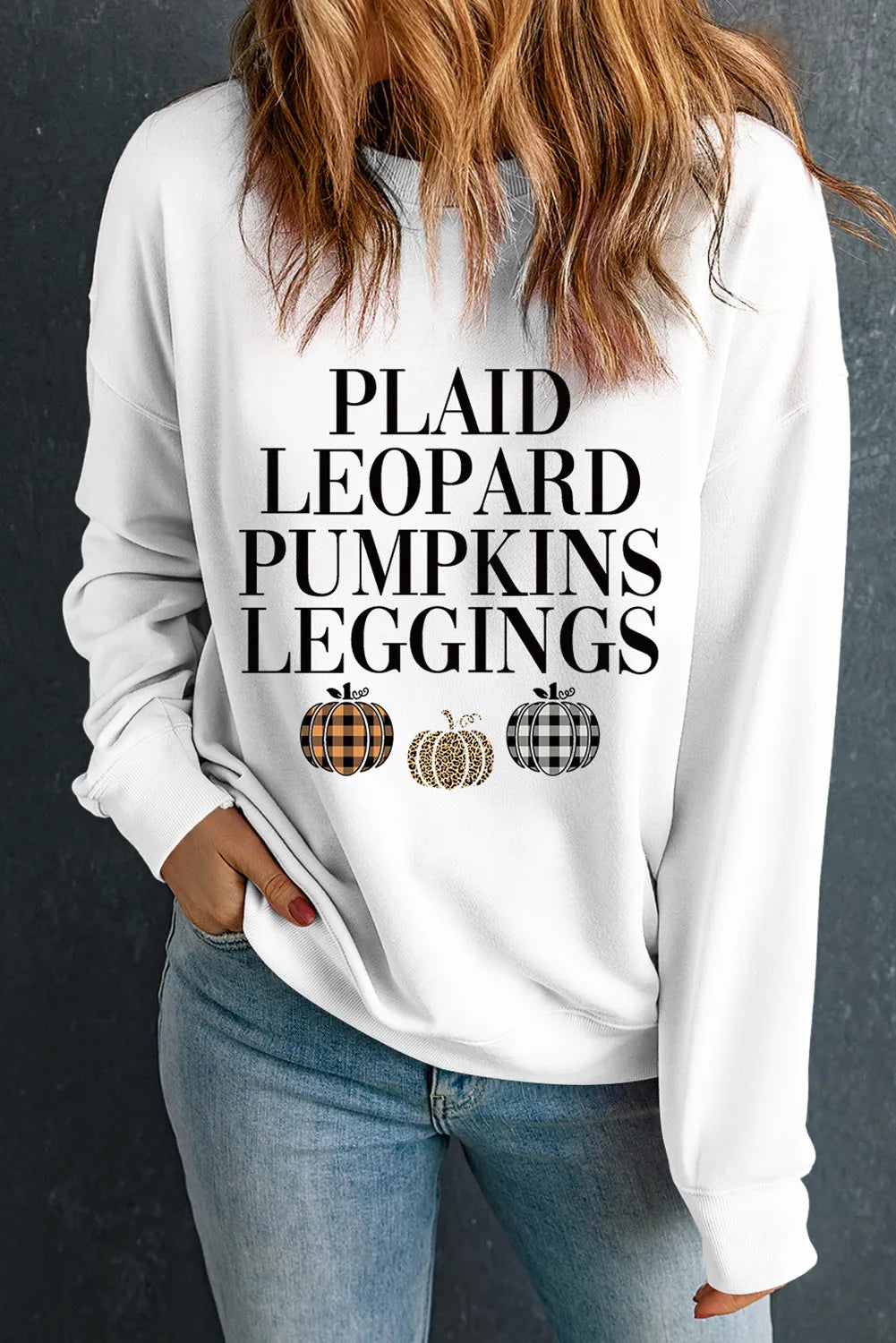 White round neck sweatshirt with plaid and leopard pumpkin graphic print