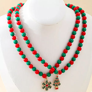 necklace in red featuring beaded and regular fit