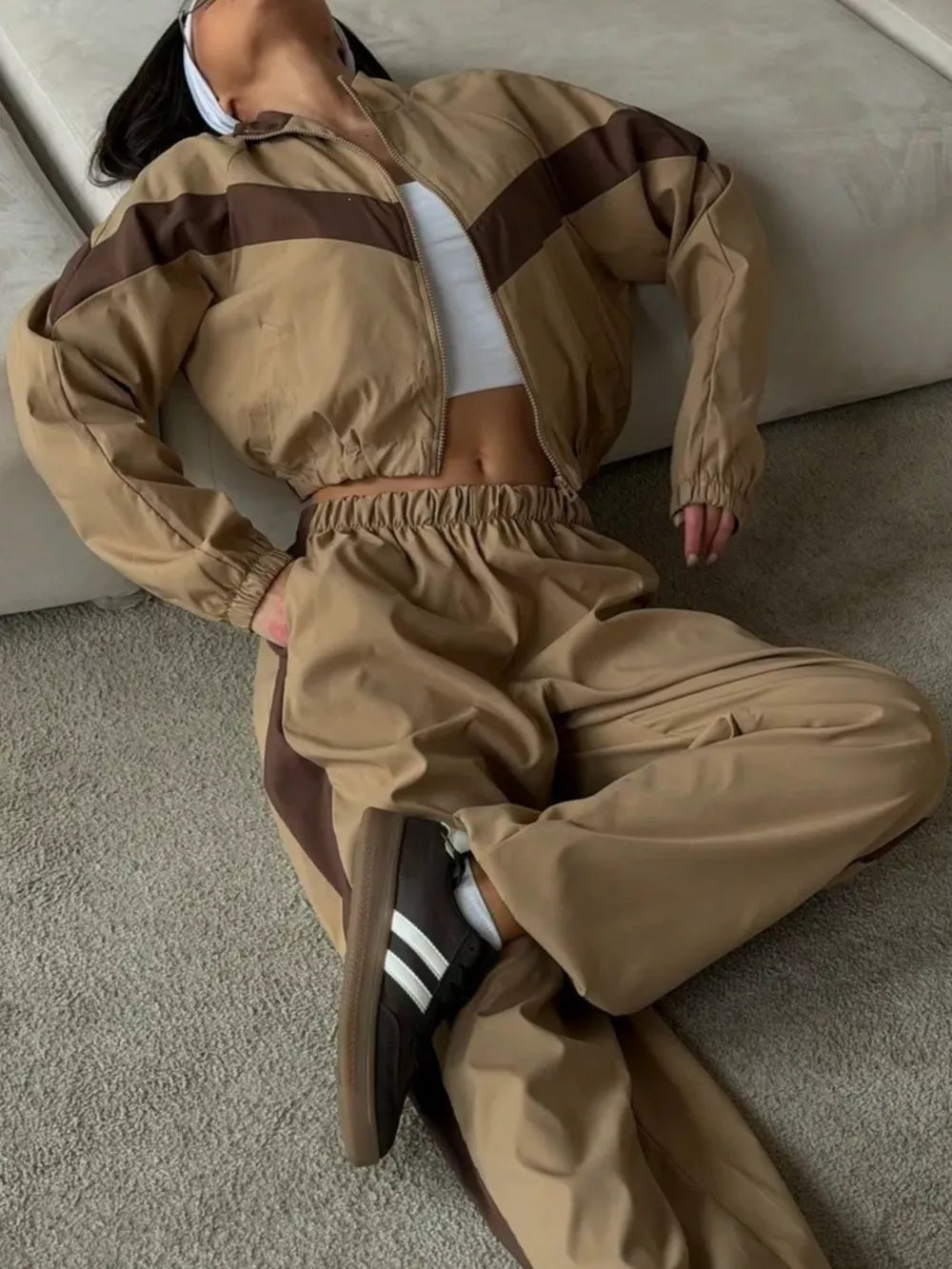 Khaki tracksuit set with cropped and zip-front